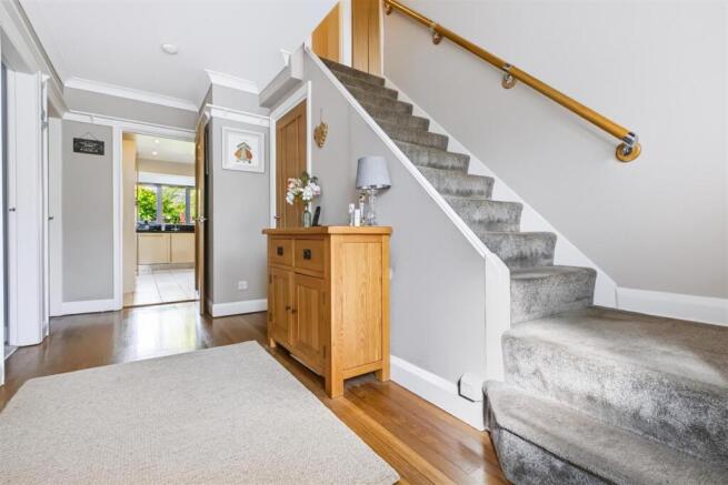 3 Hollyfield Avenue 19.jpg