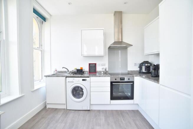 1 bed Flat for sale Image 6