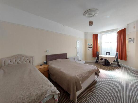 7 bed Terraced for sale Image 12