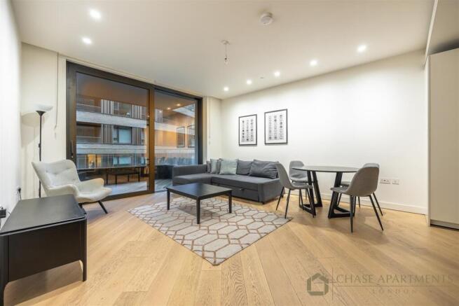 living-room-Televisioncenter-Wood-Crescent-W12-jpg