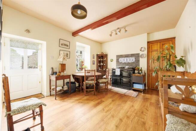 4 bed Detached for sale Image 5