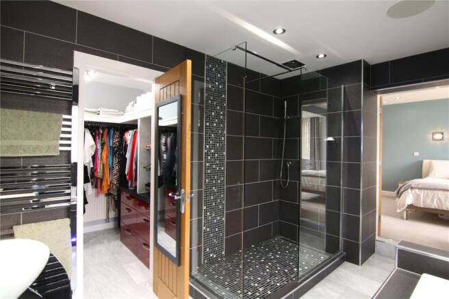 Walk-In-Wardrobe