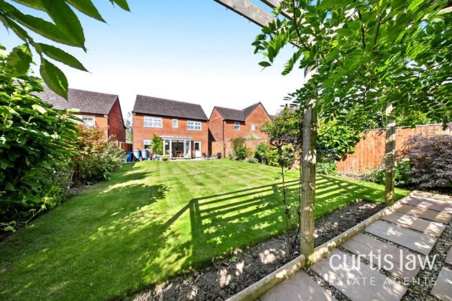 4 bed Detached for sale Image 5