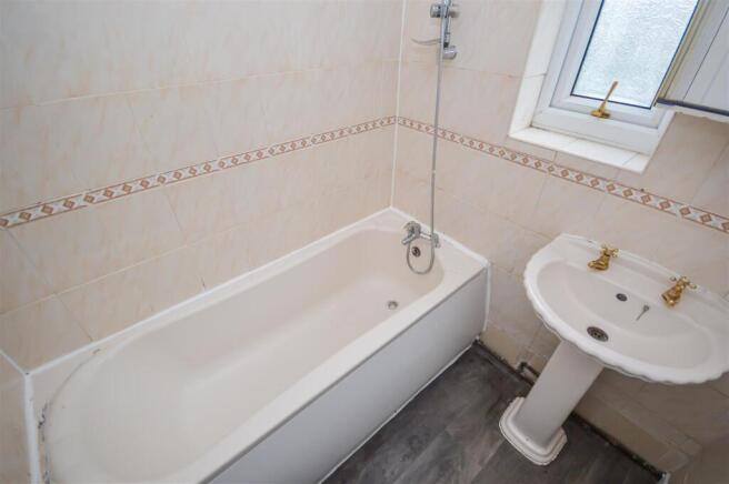 2 bed Semi-Detached for sale Image 7