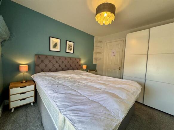 1 bed Apartment to rent Image 5