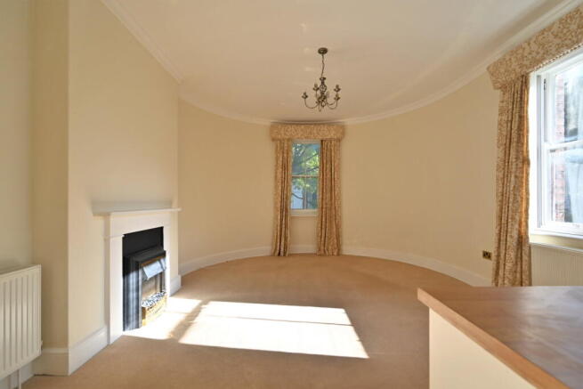 2 bed Apartment to rent Image 12