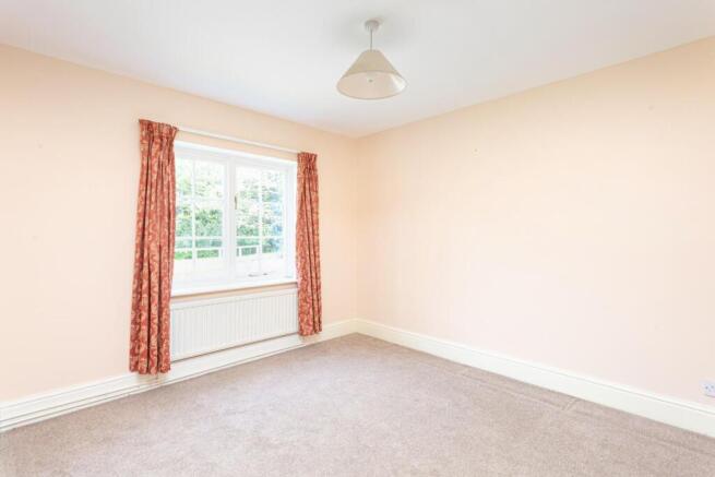 4 bed Detached for sale Image 4