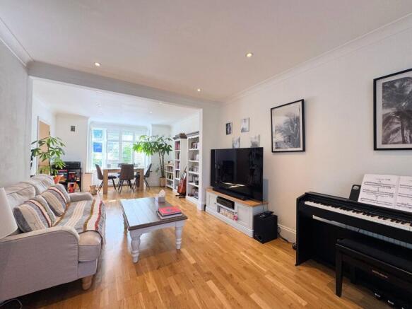 Lounge/dining area