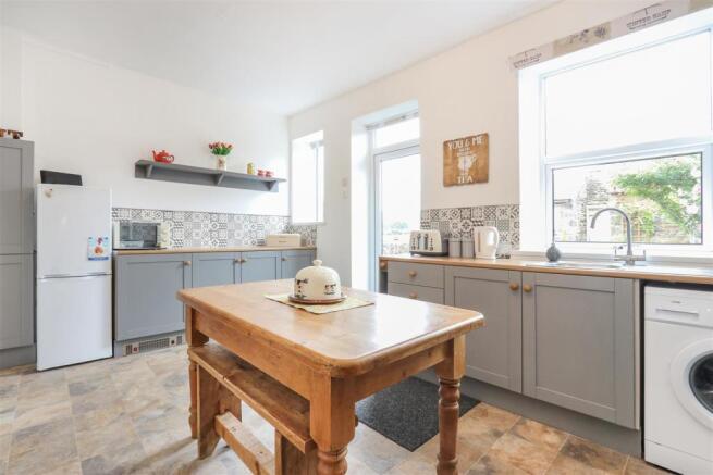 Kitchen4.jpg