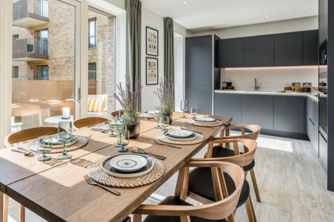 Lampton Parkside 3 bed duplex, dining