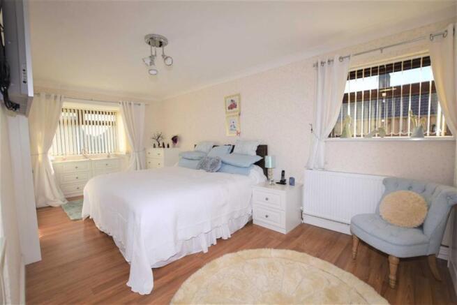 MASTER BEDROOM ALTN