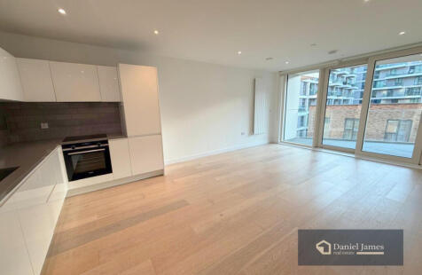 27 Royal Crest Avenue, London, E16
