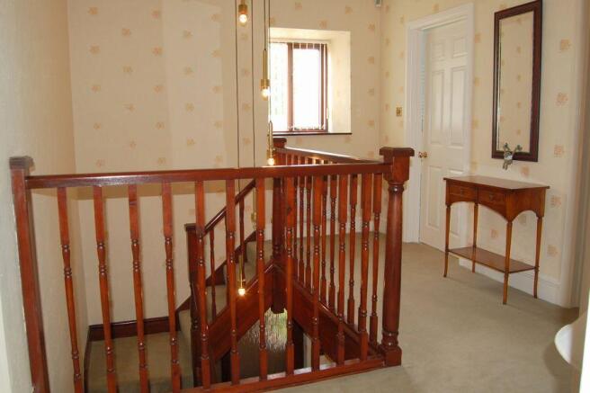 GALLERIED LANDING