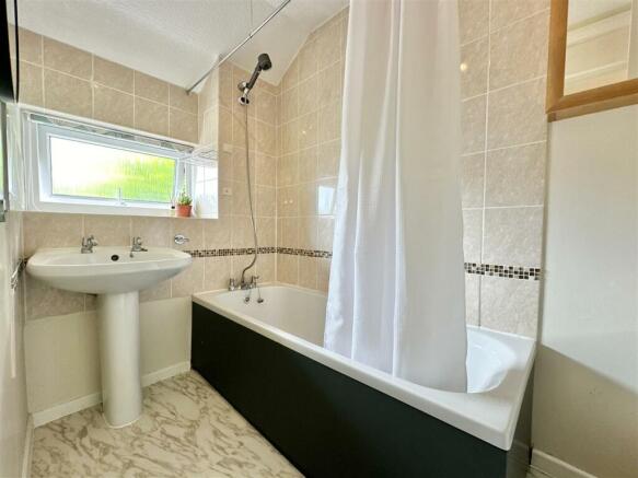 Family Bathroom.jpg