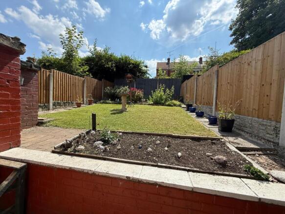 3 bed Terraced for sale Image 11