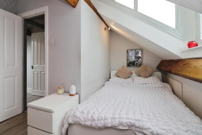 4 bed Terraced for sale Image 12