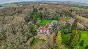 Hill House, Hempstead Road, Bovingdon, Hemel Hempstead HP3 0DS