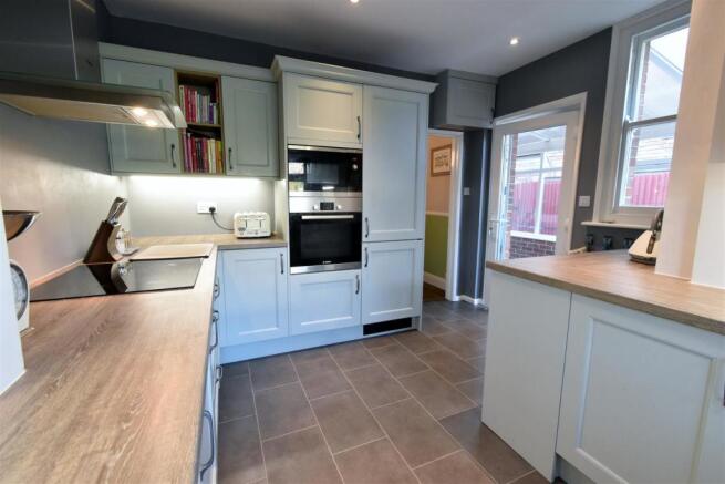 Kitchen: