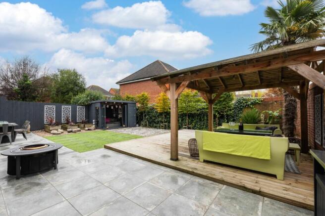 Deck & gazebo