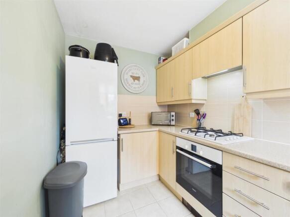 Tall Pines Road, Witham St. Hughs photo 4