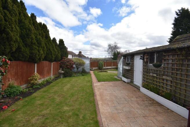 REAR GARDEN 02.JPG