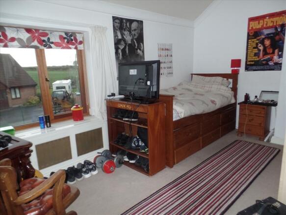 BEDROOM 2
