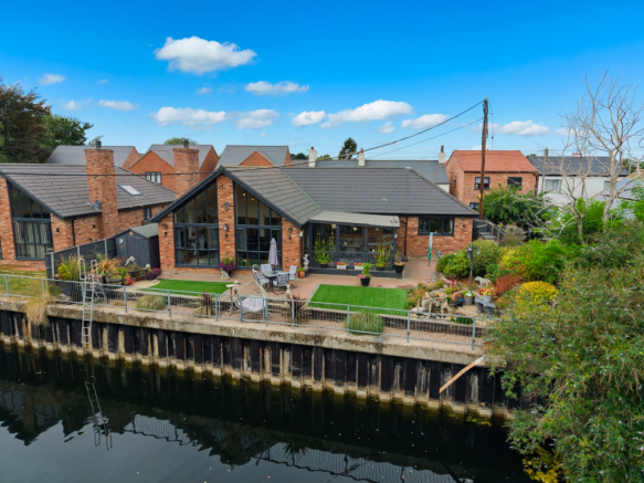 EweMove - Spalding - River Bank - Rear Aerial Shot