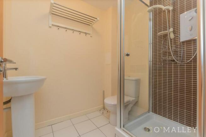 15. Bedroom 1 En-Suite.jpg