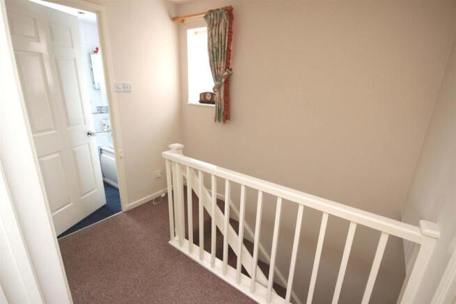 FIRST FLOOR LANDING