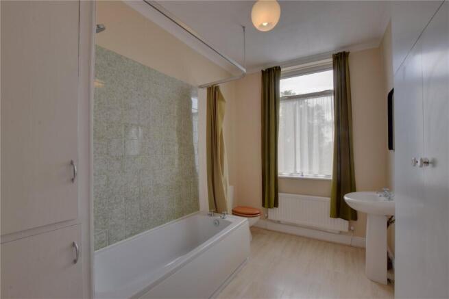 3 bed Terraced for sale Image 10