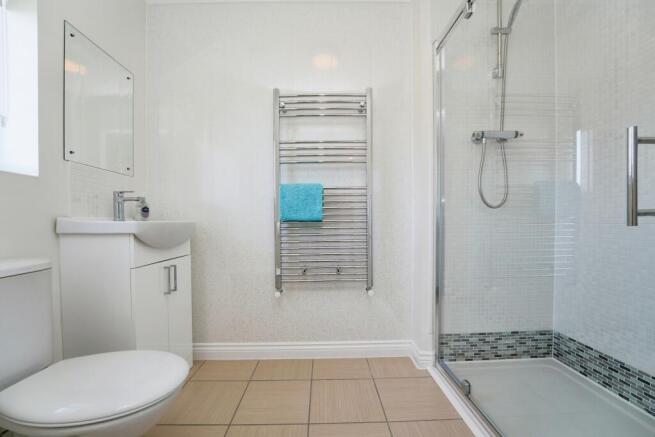 2nd Ensuite Bathroom