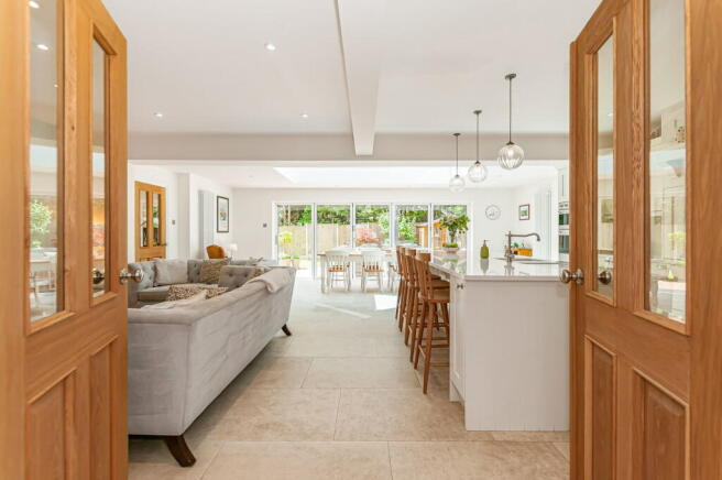 4 bed Detached for sale Image 11