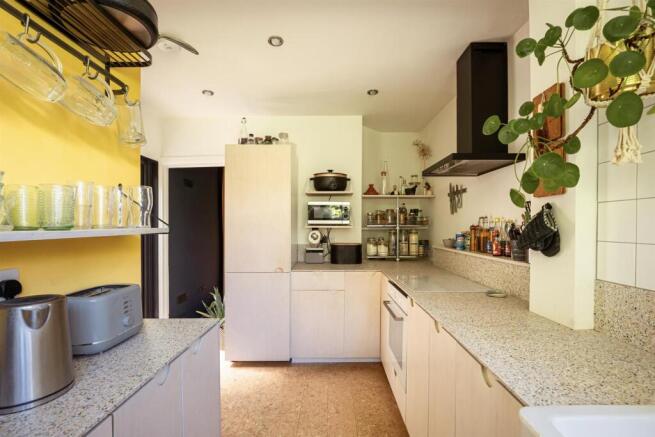 27-Kitchen_2.jpg