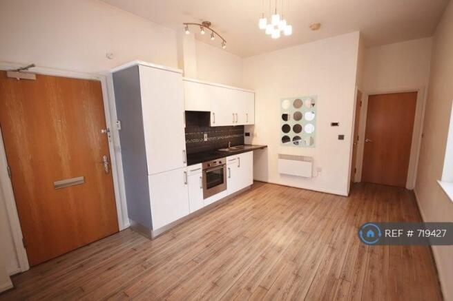 Kitchen / Lounge
