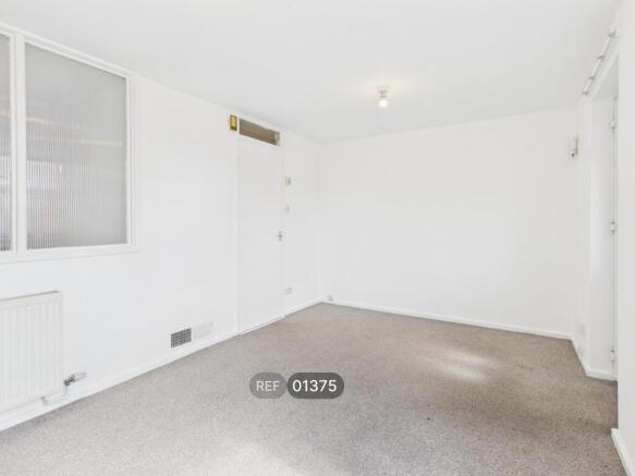 3 bed Not Specified to rent Image 8