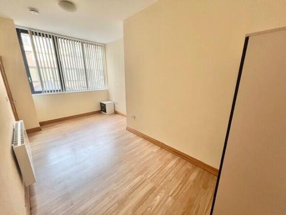 1 bed Apartment to rent Image 6