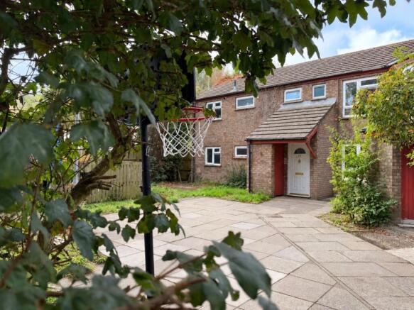 Call 02920 668585 to secure your viewing _47