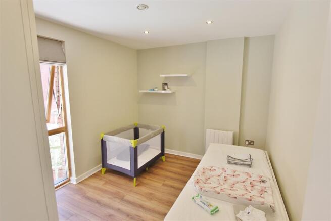 2 bed Flat for sale Image 9