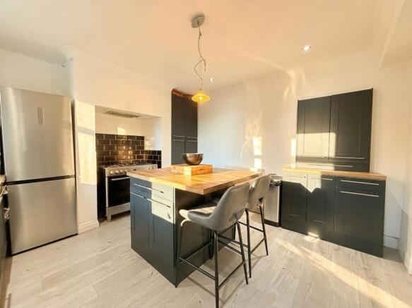 3 bed Semi-Detached for sale Image 4