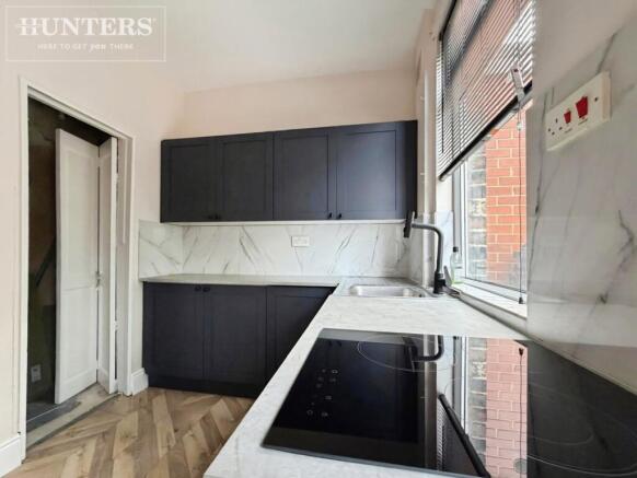 2 bed End of Terrace to rent Image 4