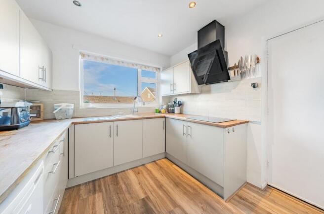 3 bed Semi-Detached for sale Image 7