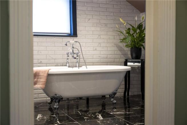 6 bed Terraced to rent Image 5