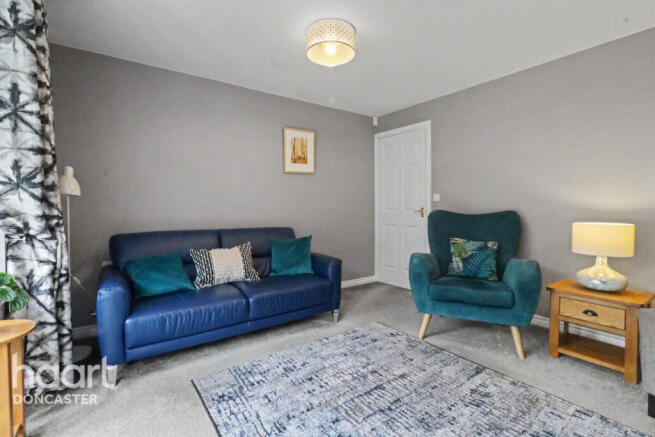 4 bed Detached for sale Image 8