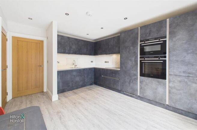 3 bed Semi-Detached for sale Image 6