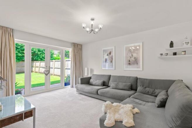 5 bed Detached for sale Image 4