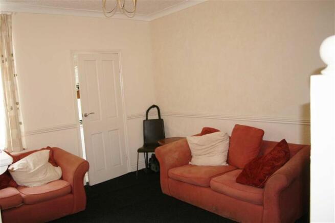 SITTING ROOM/DINING 