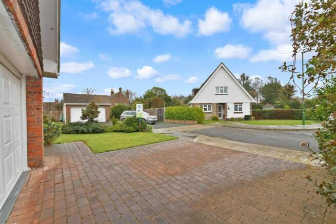 Driveway/Parking