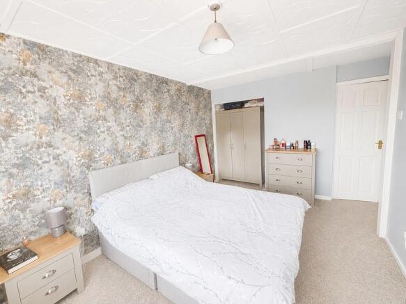 3 bed Terraced for sale Image 8