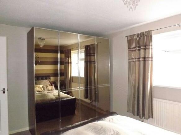 Bedroom 1pic 2