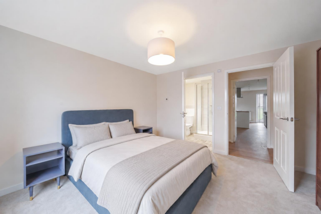 2 bed Apartment to rent Image 9